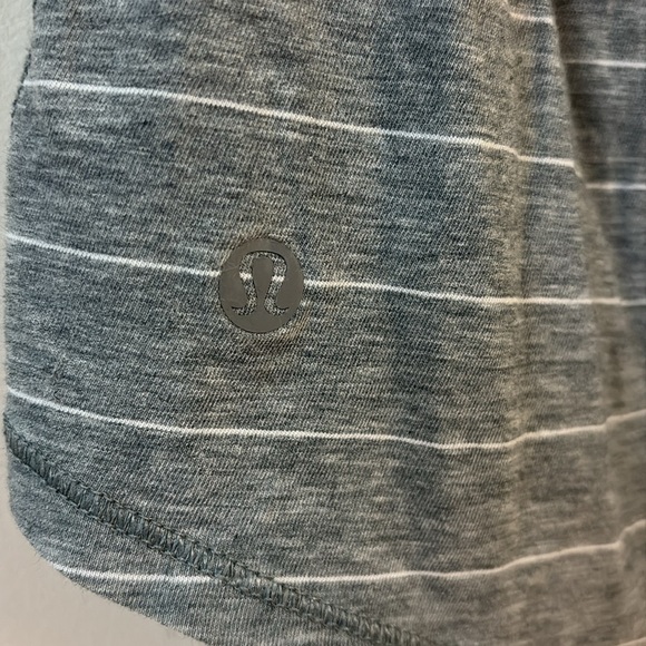 lululemon athletica Yogi Everyday Tank size 6 - Picture 4 of 4